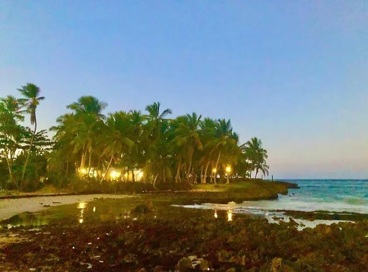 Baoba Breeze Bed & Breakfast- Beachfront Paradise Cabrera