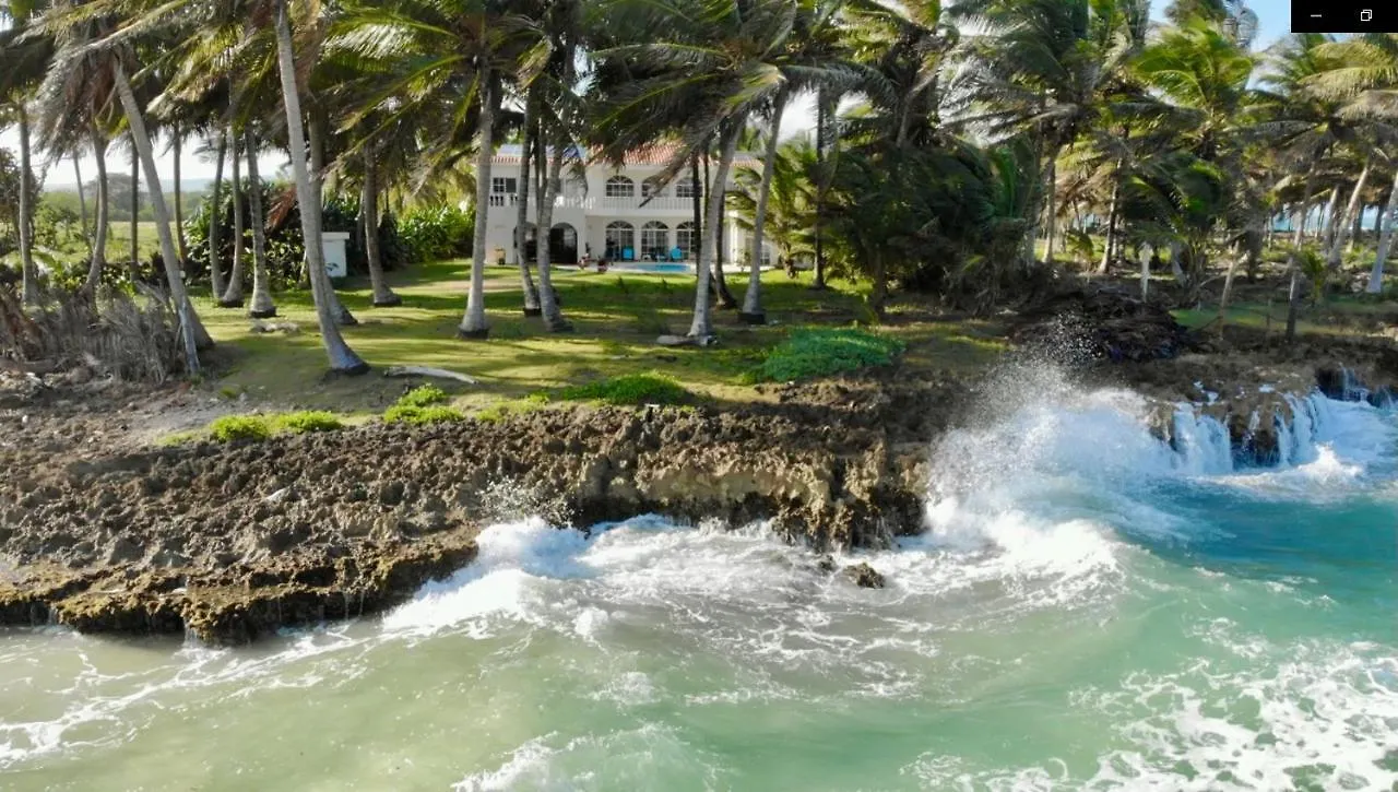 كابريرا Baoba Breeze Bed & Breakfast- Beachfront Paradise