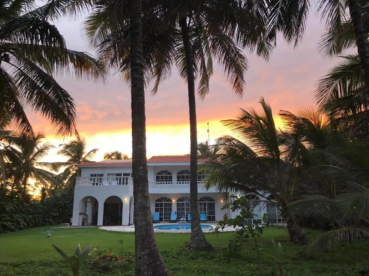 **  كابريرا Baoba Breeze Bed & Breakfast- Beachfront Paradise جمهورية الدومينيكان