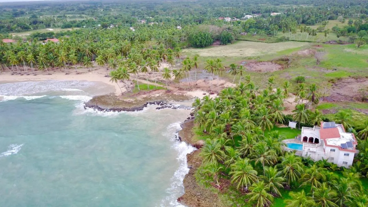 كابريرا Baoba Breeze Bed & Breakfast- Beachfront Paradise 2*,  جمهورية الدومينيكان