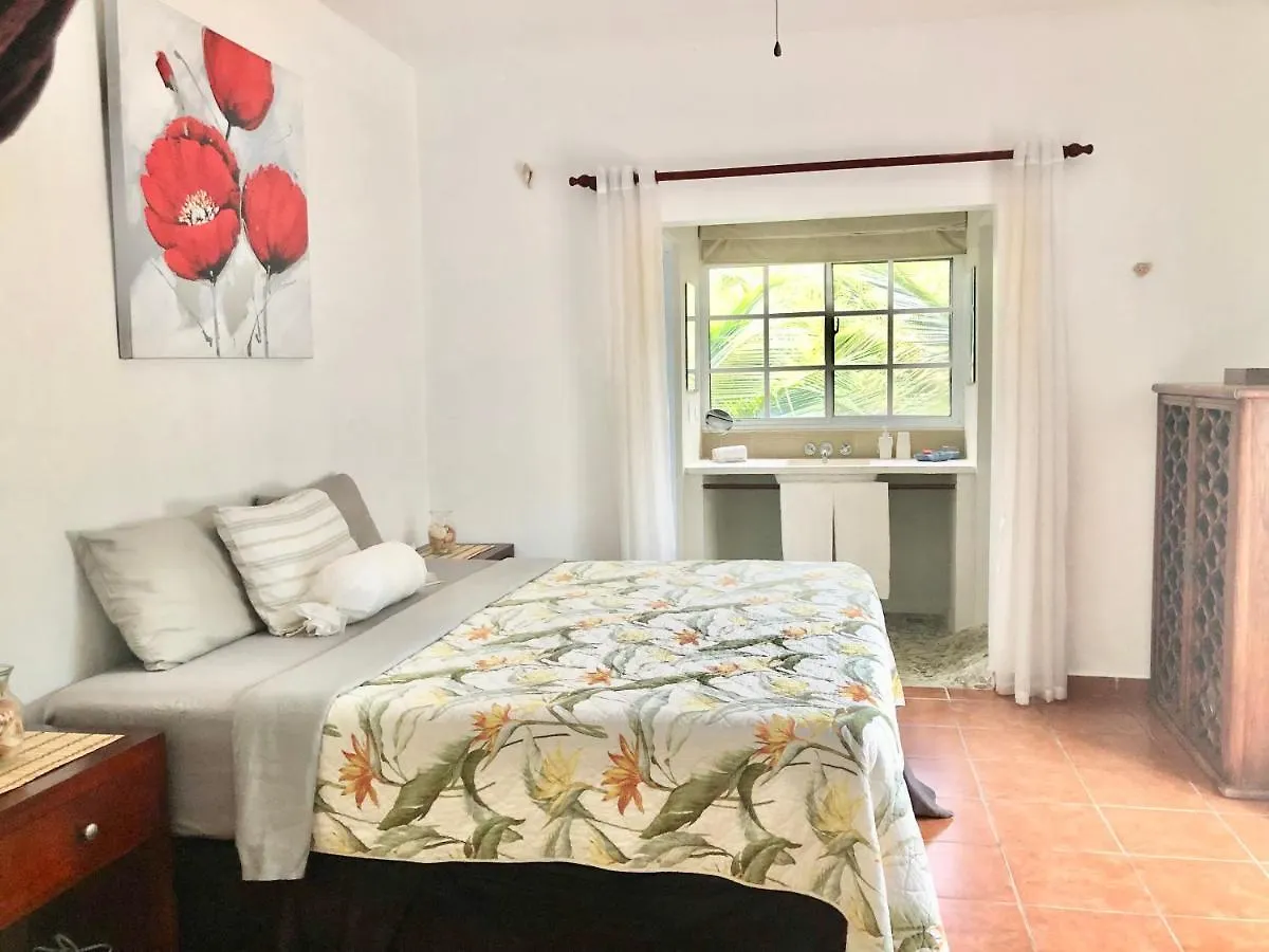 Baoba Breeze Bed & Breakfast- Beachfront Paradise Cabrera